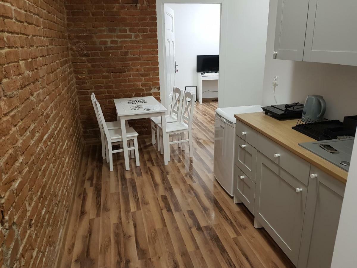 Apartament Nr 15 - 2 Pokoje Z Prywatnymi Lazienkami Centrum Poznan Luaran gambar